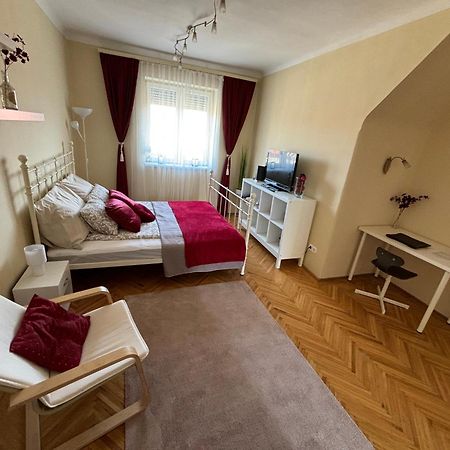 Downtown Hideaway Apartman Budapest Ngoại thất bức ảnh
