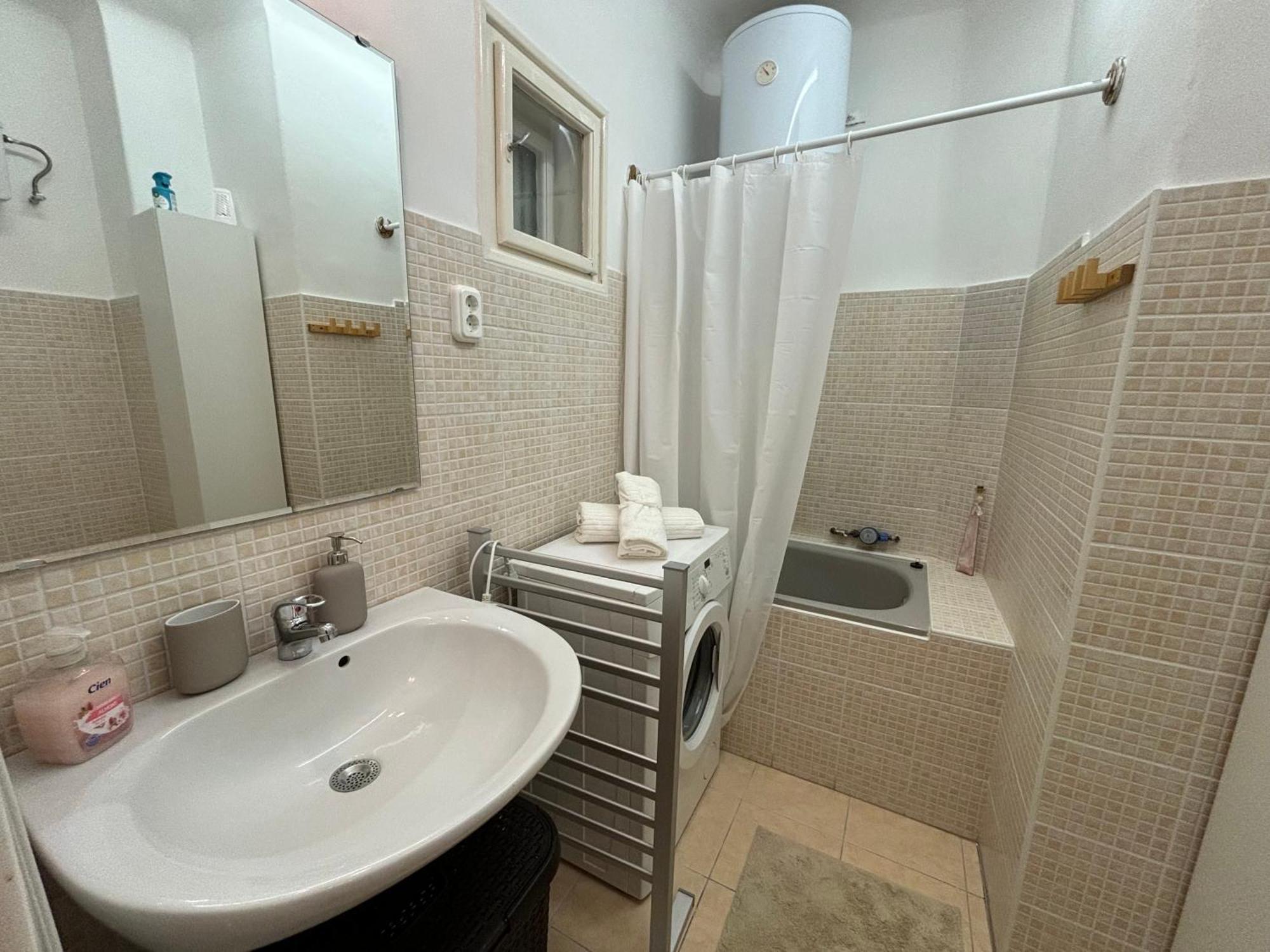 Downtown Hideaway Apartman Budapest Ngoại thất bức ảnh