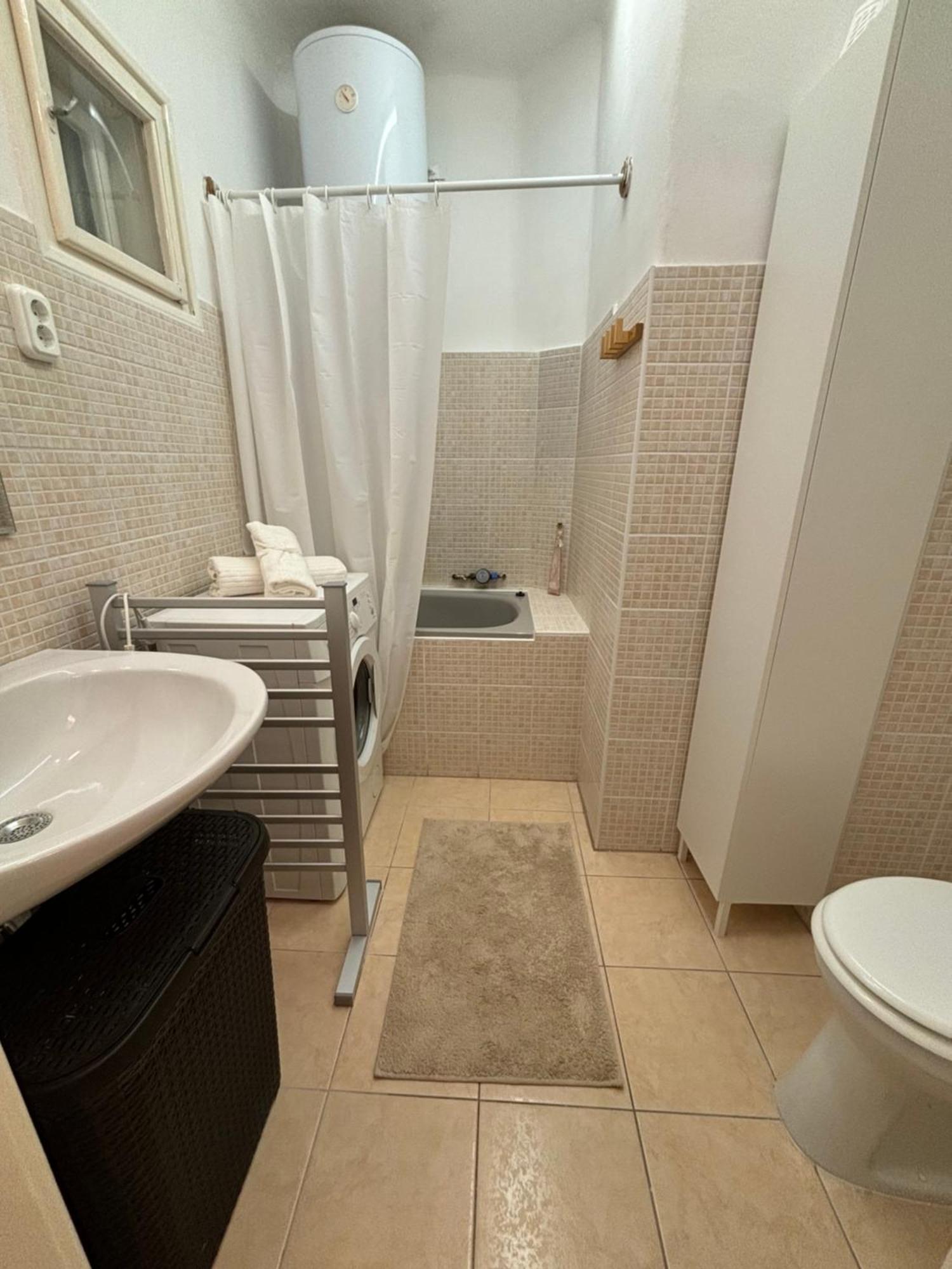Downtown Hideaway Apartman Budapest Ngoại thất bức ảnh
